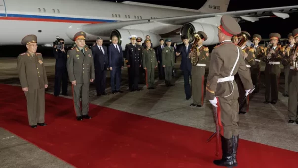 «Голос Кореи»: Шойгу передал Ким Чен Ыну подарок от Путина