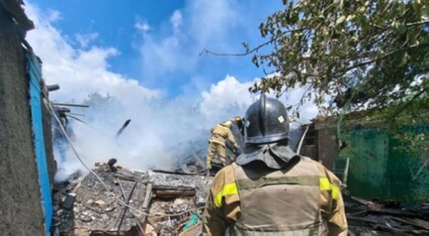 В Донецке при обстреле Киевского района ВСУ тяжело ранили маленького ребенка и трёх женщин, погиб пожилой мужчина