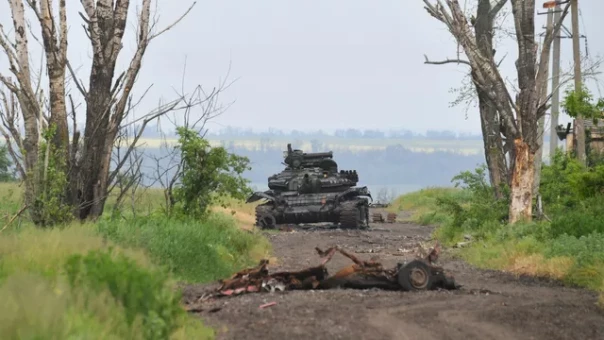 Разбитую технику у села Работино, которое ВСУ штурмуют уже два месяца, сняли на видео