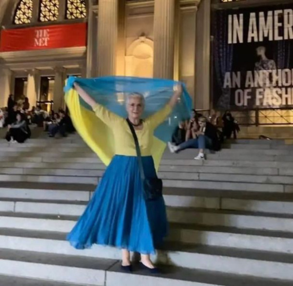 Акула напала на украинку-русофобку на пляже в Нью-Йорке, такой инцидент здесь впервые за 70 лет