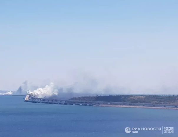 Крымский мост снова атакован - что известно