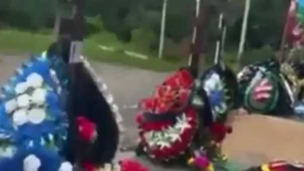 За помощь в поиске осквернивших флаги на Морском кладбище объявлена награда