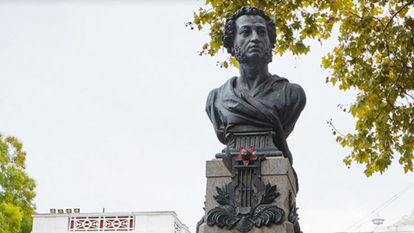 Мэр Одессы не хочет сносить памятник Пушкину