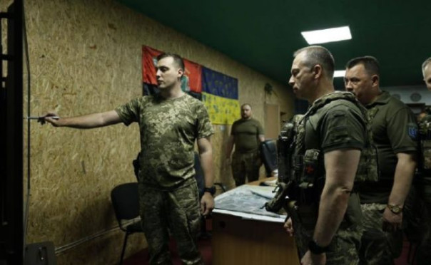 Для чего Сырский кладет батальоны у Работино и рвется к Токмаку