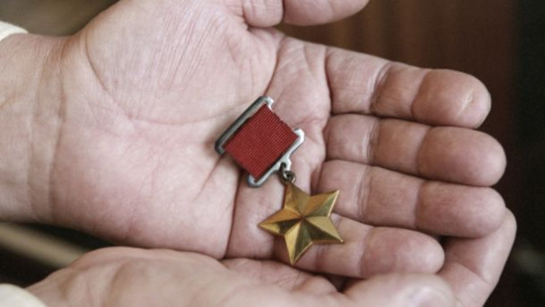 В украинских Черновцах решили эксгумировать останки двух Героев СССР