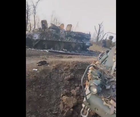 «Не доехали»: боевики ВСУ делятся кадрами своей уничтоженной бронегруппы