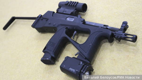 Российские военлёты впервые получили на вооружение пистолет-пулеметы