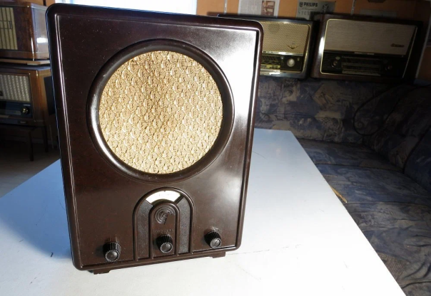 Радиоприемник VE 301 W