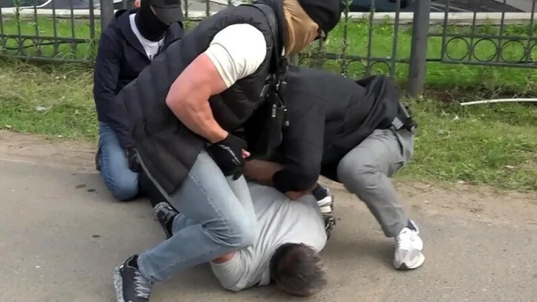 ФСБ раскрыла группу, вывозившую из России запчасти для авиации ВСУ