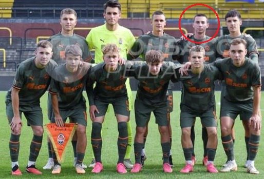 Украинский футболист "Шахтёра" Александр Роспутько сбежал в Россию и попросил политическое убежище.