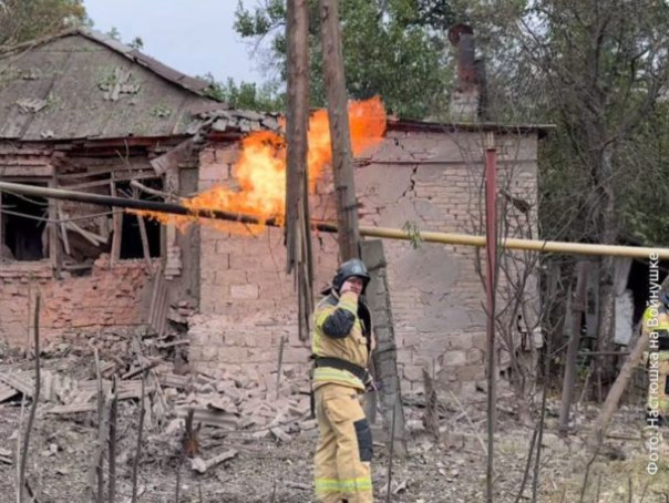 Украинские фашисты обстреляли Калининский и Киевский районы Донецка. Повреждёны детский сад и жилые дома