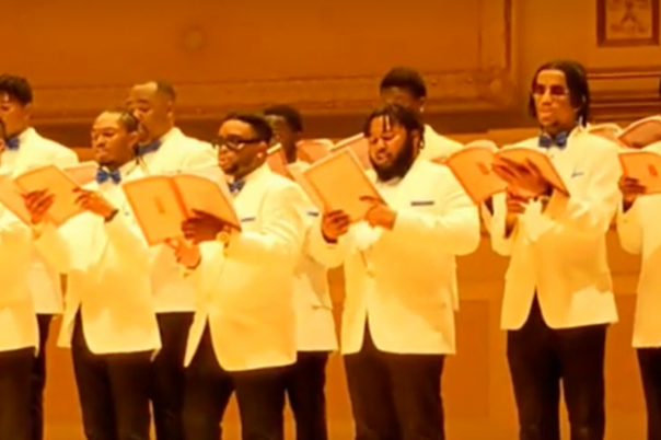 В Нью-Йорке чернокожий хор сорвал овации, спев "Всенощное бдение"  в Карнеги-холле