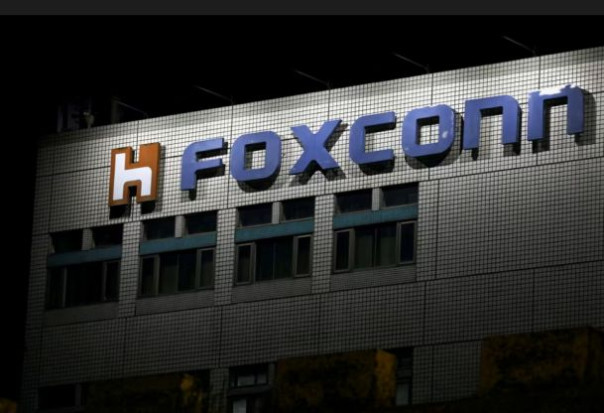 Китай начал расследование против крупнейшего производителя iPhone