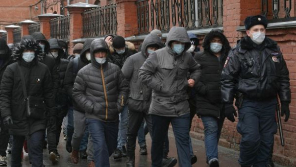 В Котельниках "мигрантов" оптом доставили в военкомат.