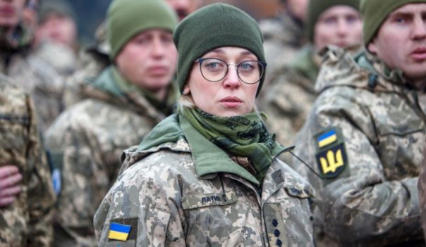 На Украине с начала ноября начинают мобилизовывать 18-летних и женщин