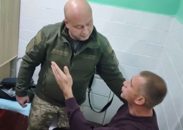 Сотрудники военкомата в Хмельницкой области "призвали" мужчину прямо из больницы