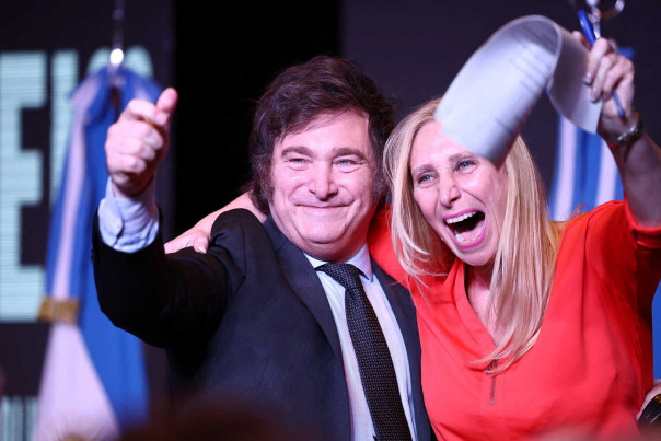 Аргентиной будут править президент и хунта из пяти собак