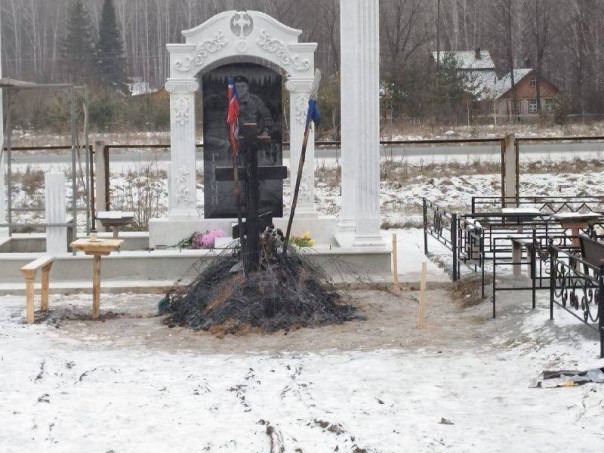 Неизвестные разгромили могилы участников СВО на кладбище в Челябинской области