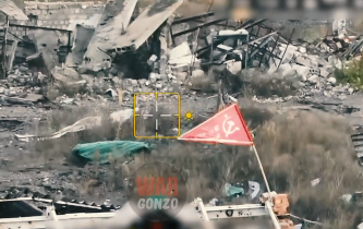 Над Марьинкой развевается Знамя Победы