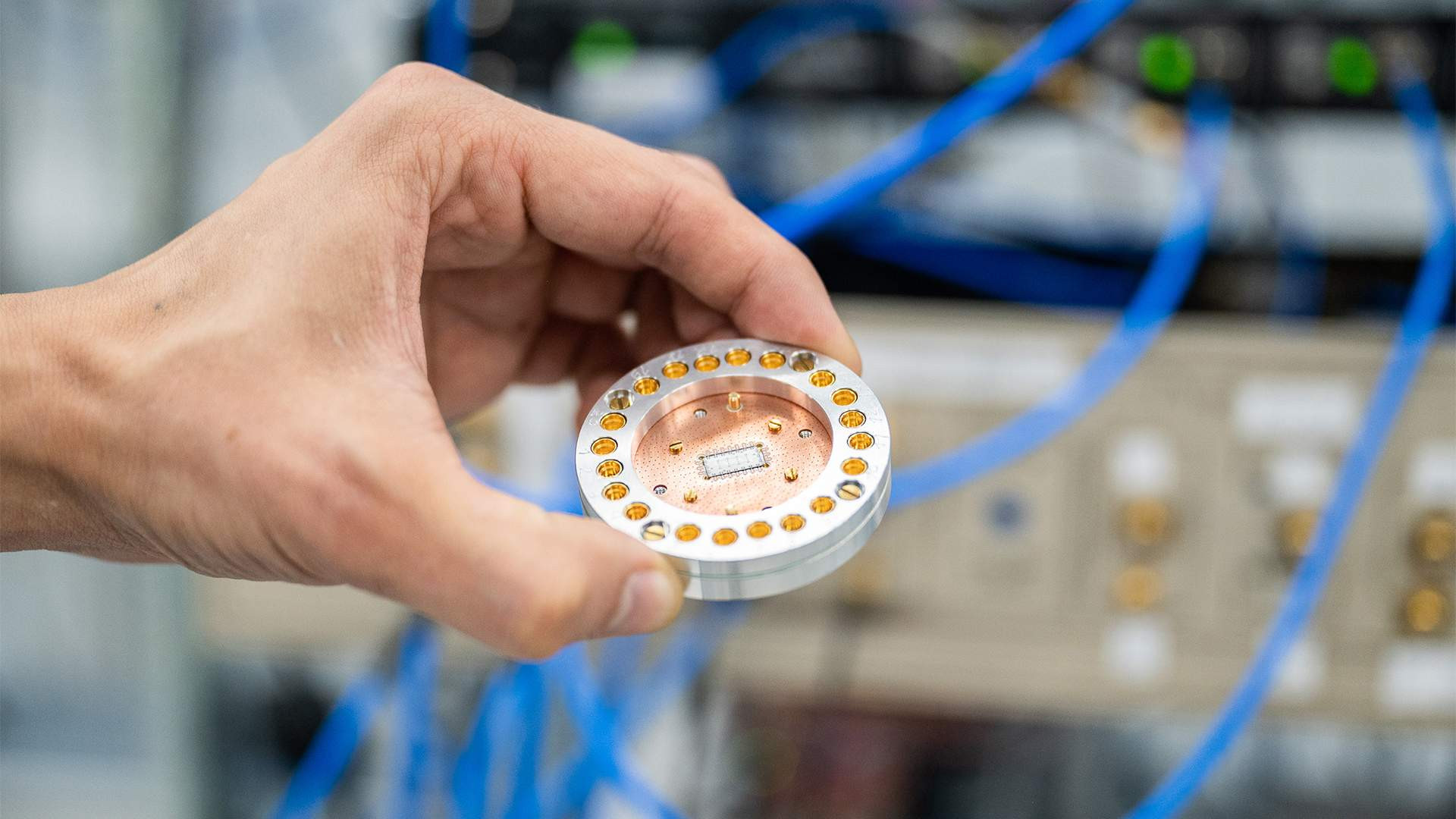 Великий вычислитель: в РФ создан восьмикубитный квантовый процессор на ...