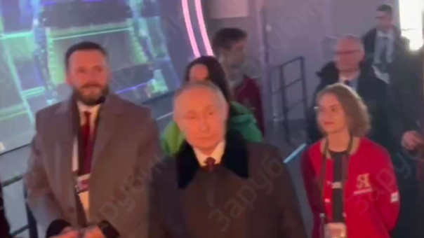 Путин посетил выставку "Россия" на ВДНХ