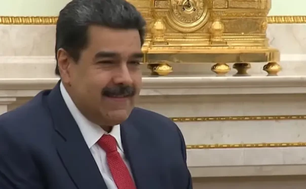 Президент Венесуэлы дал иностранным нефтегазовым компаниям три месяца для ухода из региона Эссекибо