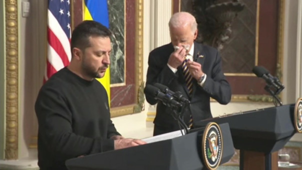 Зеленский в США наврал, что Россия за год "не заняла ни одного поселка"