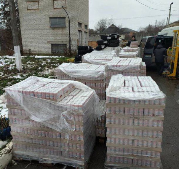 Carlsberg к Новому году передал ВСУ 24 тысячи банки безалкогольного пива.