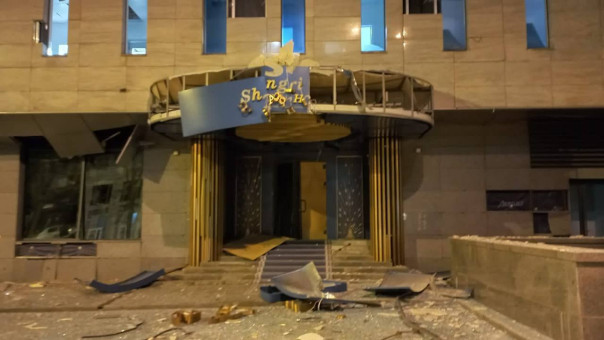 Украинец  рассказывает, что в Харькове все гостиницы заселены военными