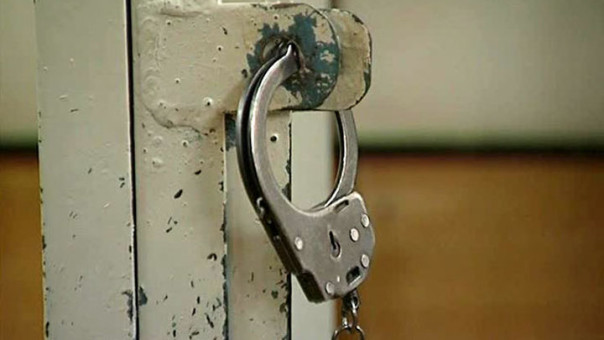 Офицеров ФСБ обвинили в получении взятки от настоятеля католического храма