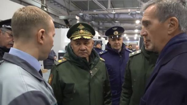 Министр обороны РФ Сергей Шойгу проверил выполнение гособоронзаказа на предприятии ОПК в Московской области