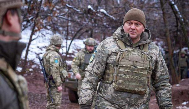 В Британии связали с военной катастрофой срочную поездку Залужного под Харьков