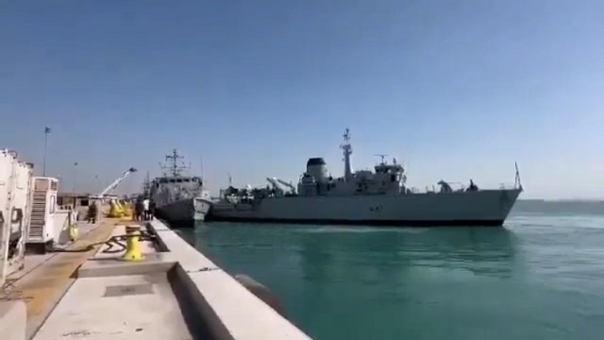 На базе в Бахрейне столкнулись два британских минных тральщика