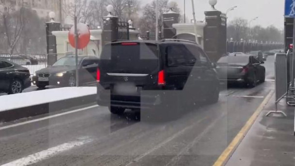 Автомобиль с оборудованием Карлсона прибыл к администрации президента