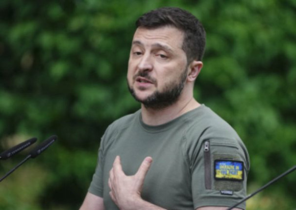 Зеленский убеждён в переизбрании народом на выборах президента, которые он запретил