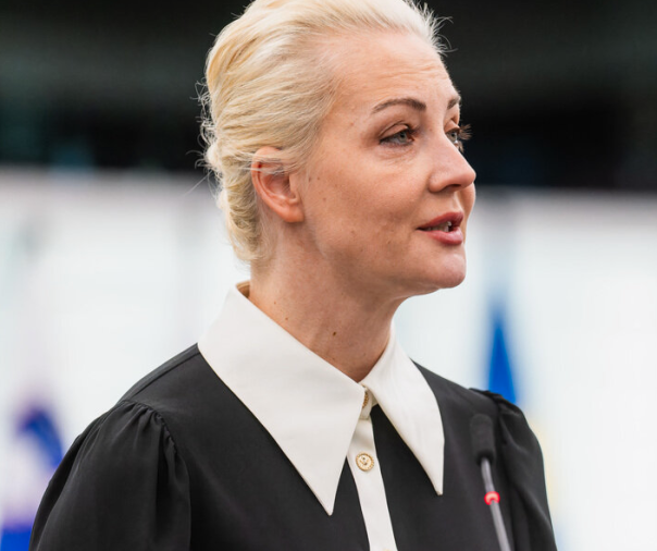 Но какой же лютый позор, не сказать больше