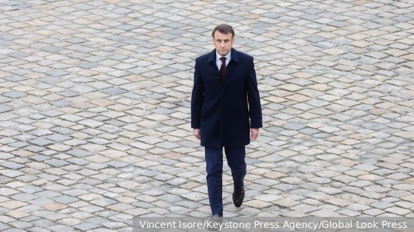 Хочет драки с Путиным. Во Франции посмеялись над необычным фото Макрона
