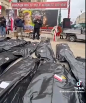 Привезли домой поляков....