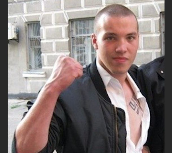 В Харькове избили отъявленного нациста со свастикой на груди, агитировавшего за Залужного и рассказывавшего о воровстве у ВСУ