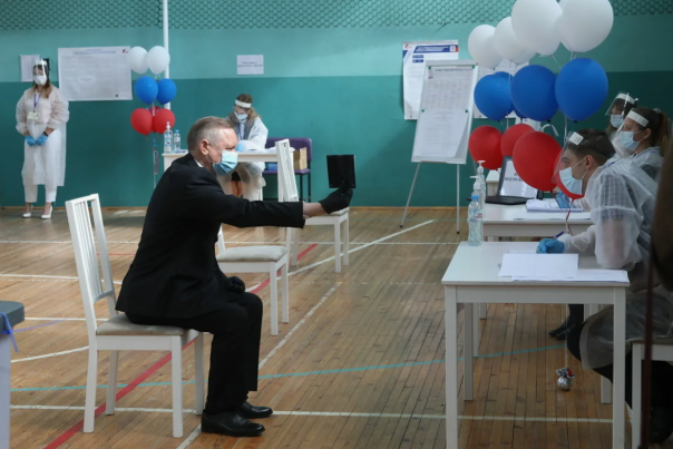 Закат Беглова: почему в памяти петербуржцев он останется человеком-мемом