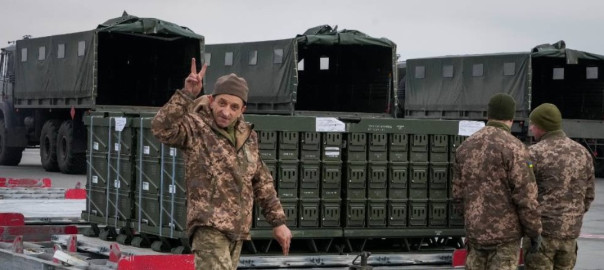 Почему почти 40 000 единиц американского оружия, отправленного в Украину, числятся пропавшими без вести?