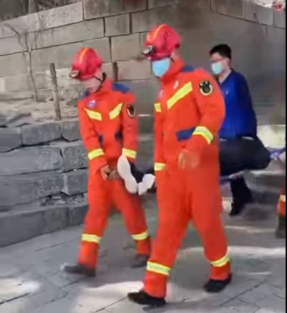 Если вы хотите подняться на гору Тайшань в Китае, то день ног лучше не пропускать