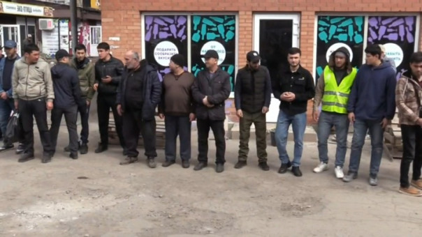 В Мариуполе задержали 20 нелегальных мигрантов