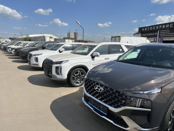 Купить Hyundai Santa FE бу в МСК