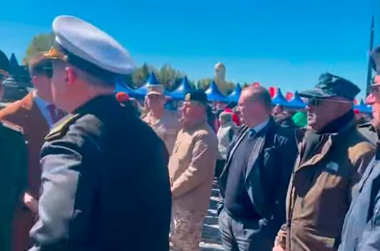 Военные атташе посольств зарубежных стран в РФ посетили выставку подбитой натовской техники