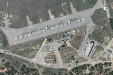 Накал истерики по поводу событий вокруг аэродрома в Крыму к сегодняшнему утру достиг апогея