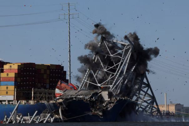 У рухнувшего моста "Фрэнсиса Скотта Ки" в Балтиморе юбилей