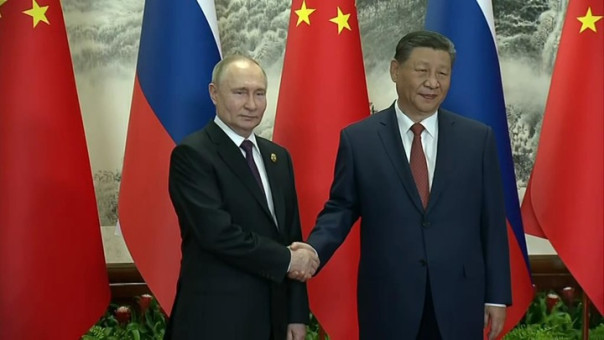 В Кремле началась церемония официальной встречи Председателя Китайской Народной Республики Си Цзиньпина с Президентом Российской Федерации Путиным