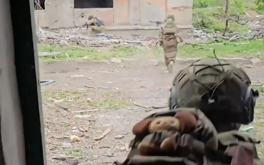 Российские десантники взяли штурмом крупный опорный пункт ВСУ