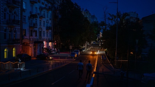 Украинцев предупредили, что отключение электричества зимой может составить более 20 часов в сутки